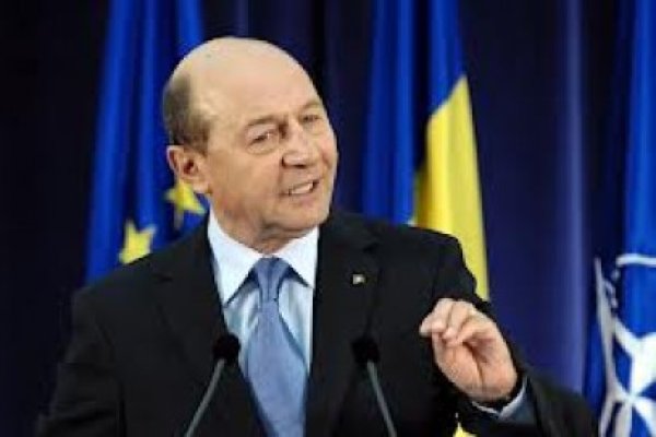 Băsescu: Nu statul controlează presa, ci privaţii. Un trust are proprietar un potenţial infractor